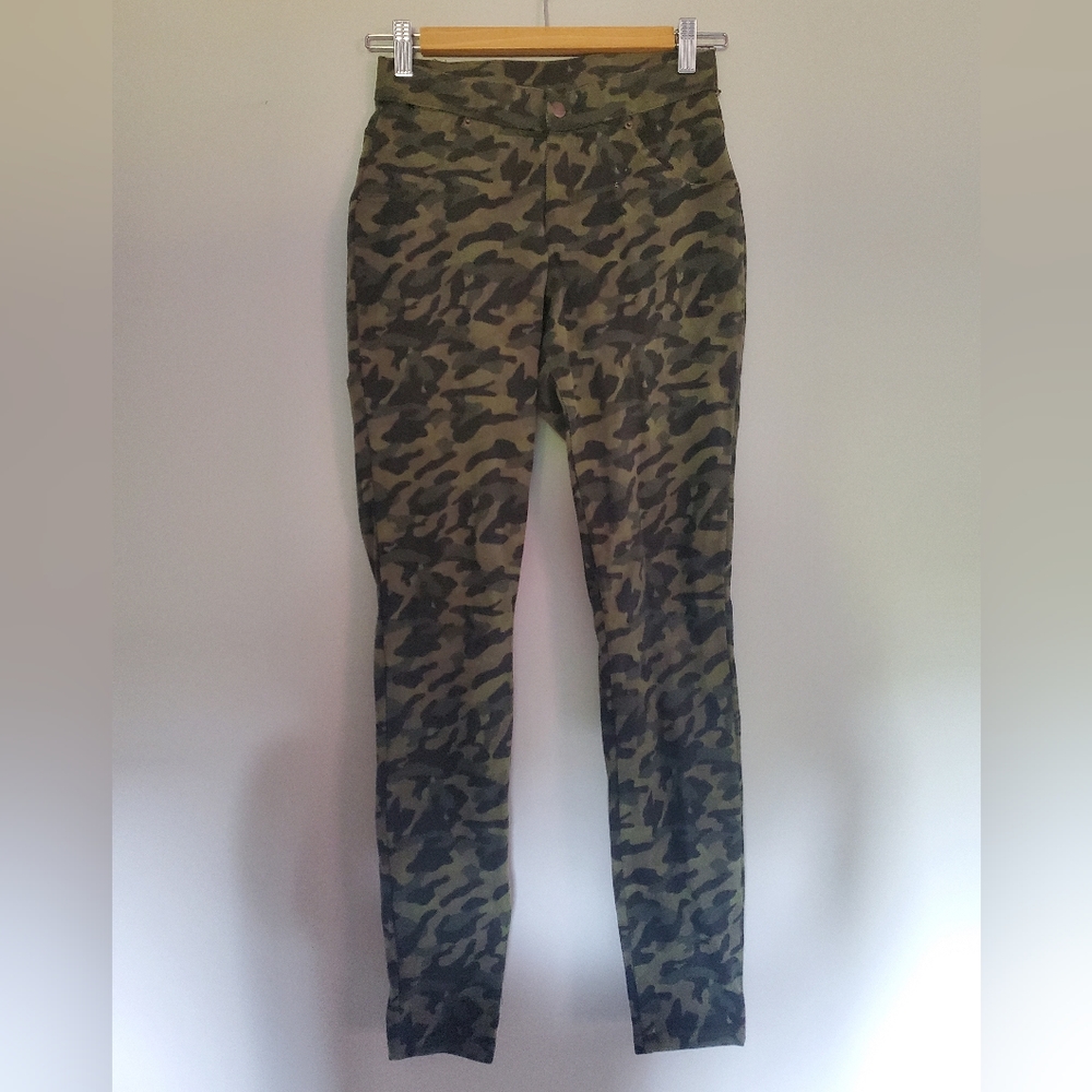 Hue Camo Leggings